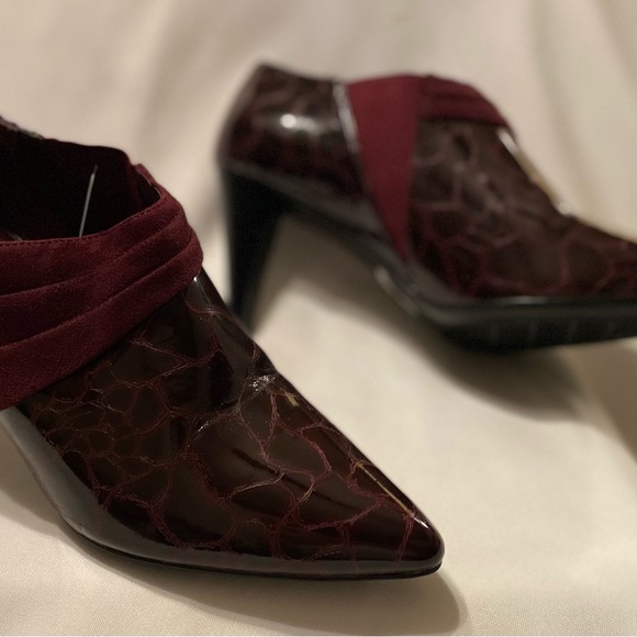 Gorgeous NEW Impo Stretch Brown Bordeaux Crocodile Embossed 3” Heel size 9 1/2” - Picture 7 of 11